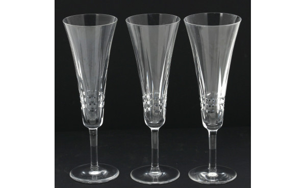 8 flûtes à champagne en cristal, fin ann