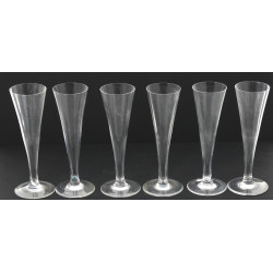 6 flûtes anciennes en cristal, forme con