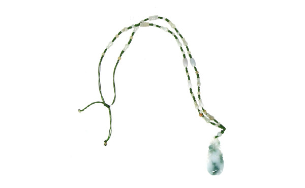 Pendentif tibétain en jadéite, collier e
