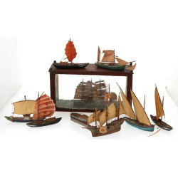 Lot de 7 petites maquettes de bateaux vi
