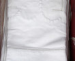 Lot de linge dont couvre-lit blanc, drap