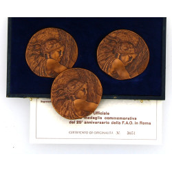 3 médailles en bronze République de San 