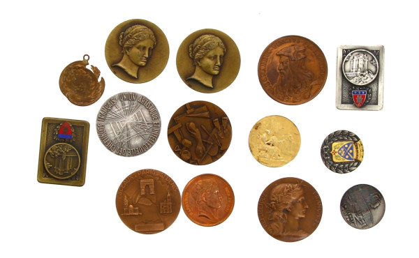 Lot de médailles diverses toutes époques