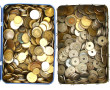 2 boites métalliques bien garnie de monn