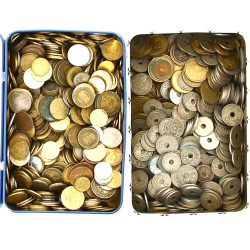 2 boites métalliques bien garnie de monn