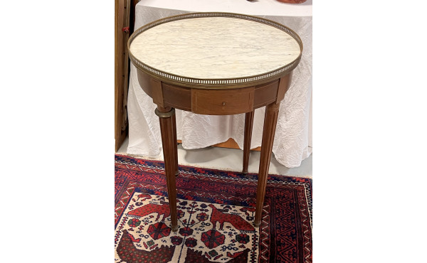 Table bouillotte style Louis XVI, platea