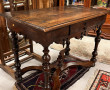 Table ancienne de style Louis XIII, ouvr