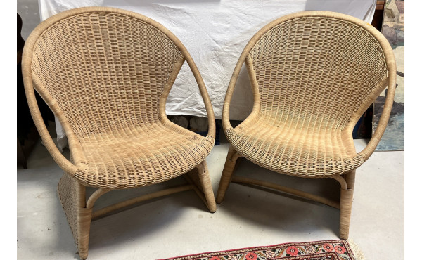 Paire de fauteuils en rotin