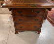Petit bureau de pente en placage d'acajo