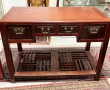 ASIE - Console en bois verni ouvrant à 4