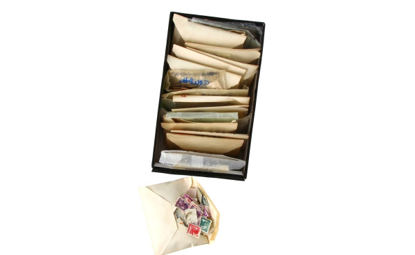 ITALIE - Vrac classé sous pochettes de T