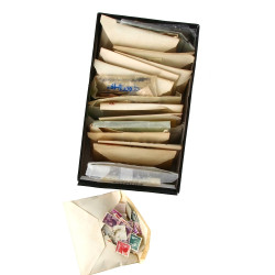 ITALIE - Vrac classé sous pochettes de T