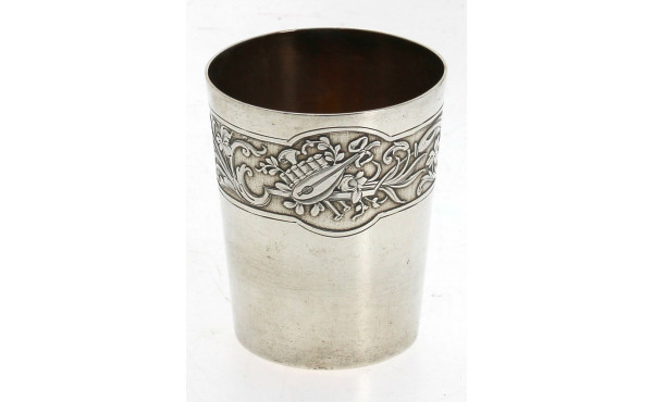 Timbale en argent, poinçon minerve, poid