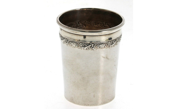Grande timbale en argent, poinçon minerv