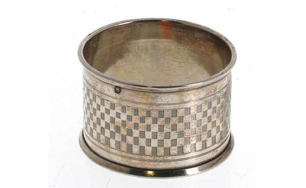 Anneau de serviette en argent, poinçon m