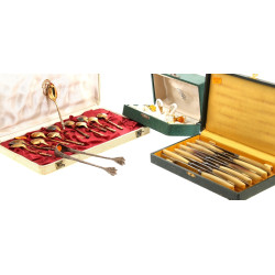 Lot comprenant 12 cuillères à moka en mé