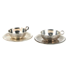 Paire de tasses à thé en métal argenté à
