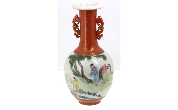 Vase en porcelaine chinoise à décor en p