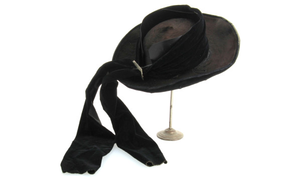 CHAPEAU breton en castor, ruban de velou
