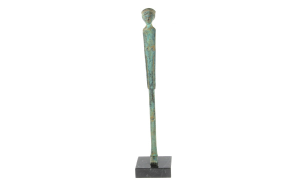 Sculpture de style étrusque figurant un 