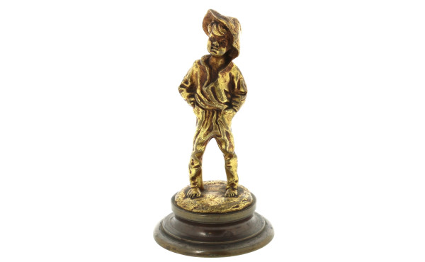 "Jeune Gavroche", sujet en bronze à pati