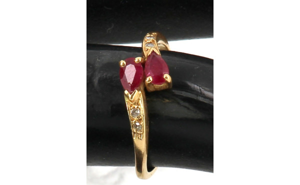 Bague en or jaune 18 cts, poinçon tête d