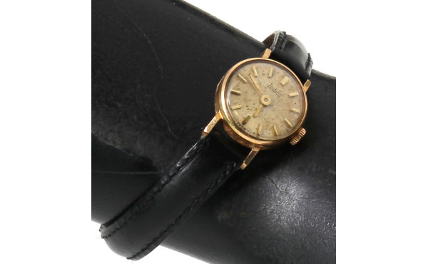 ZODIAC - Montre bracelet de dame boîtier