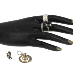Petit lot de bijoux en argent : 3 bagues