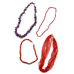 Lot de 4 colliers dont un en ambre et un