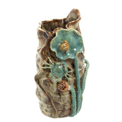 Vase en céramique à décor de nénuphar, g