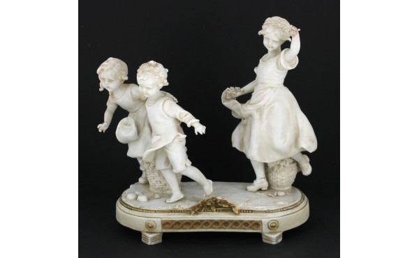 "Groupe de 3 enfants ", sujet ancien en 