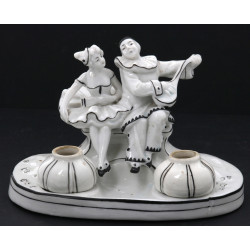 Encrier vers 1920 en porcelaine blanche 