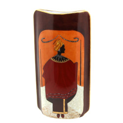 Vase à section ovale en porcelaine polyc