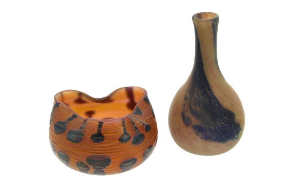 Coupelle trilobée en verre irisé, H 8 x 