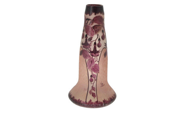 VAL - Vase Art Nouveau en verre détourré