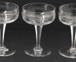 7 coupes à champagne en cristal taillé à