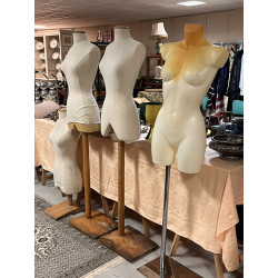 Lot de 4 mannequins de magasins vintages