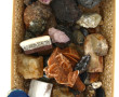 Petit lot de pierres, fossiles et minéra