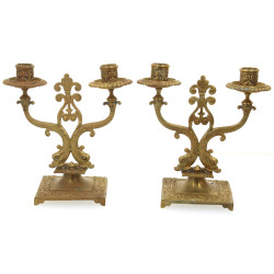 Paire de candélabres en laiton doré à de