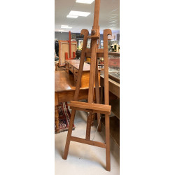 Chevalet en bois. H 190 x L 48,5 cm