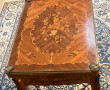 Table à jeux en marqueterie à décor flor