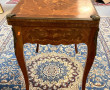 Table à jeux en marqueterie à décor flor