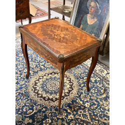 Table à jeux en marqueterie à décor flor