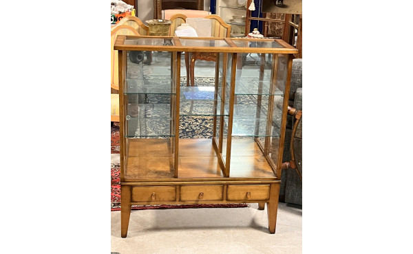 Tiffany Ambiance - Jolie vitrine vitrées