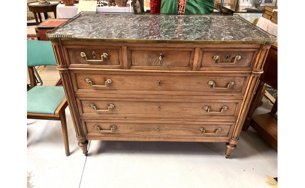 Grande commode de style Louis XVI en boi