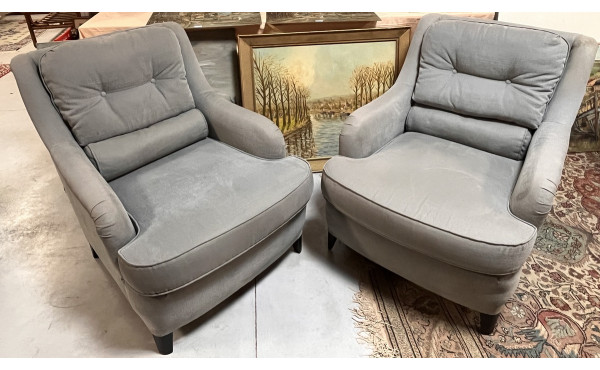 Paire de fauteuils confortables modernes