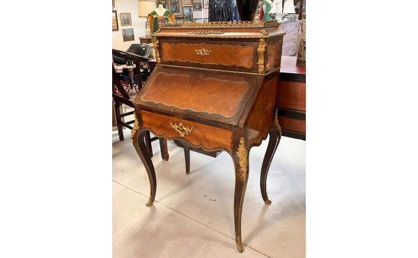 Bureau style bonheur du jour de style Lo