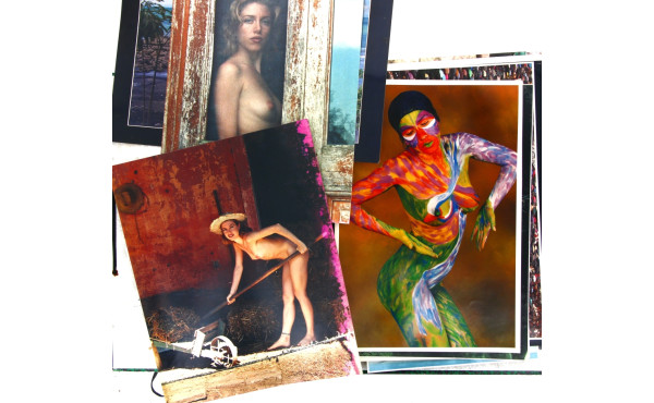 Carton à dessin garni de nombreuses phot