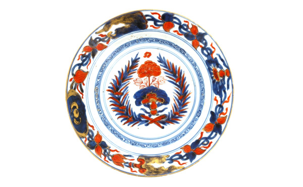 Assiette chinoise XVIIIème décor Imari, 