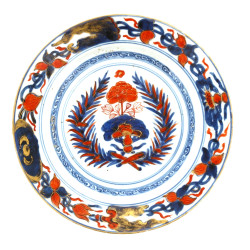 Assiette chinoise XVIIIème décor Imari, 